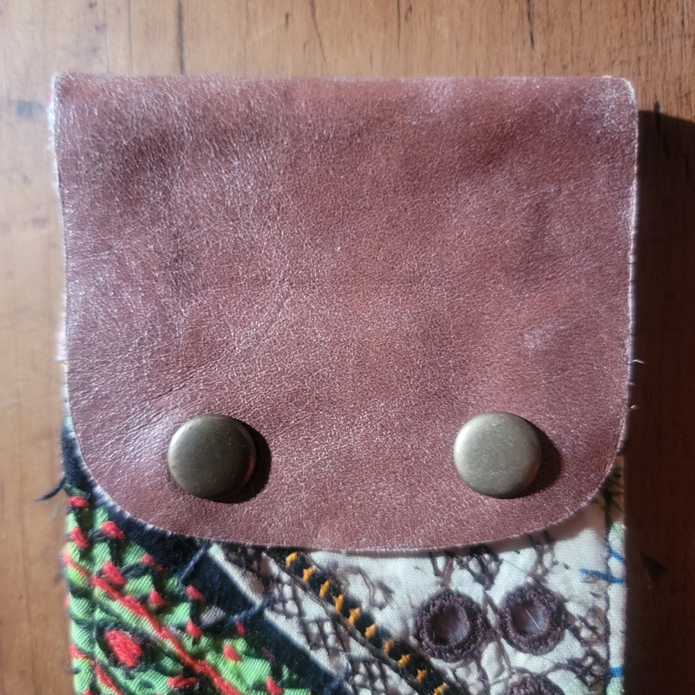 🌋👽 Free People Boho Embroidered Repurposed vtg banjara hippie Wallet card case - Picture 8 of 16
